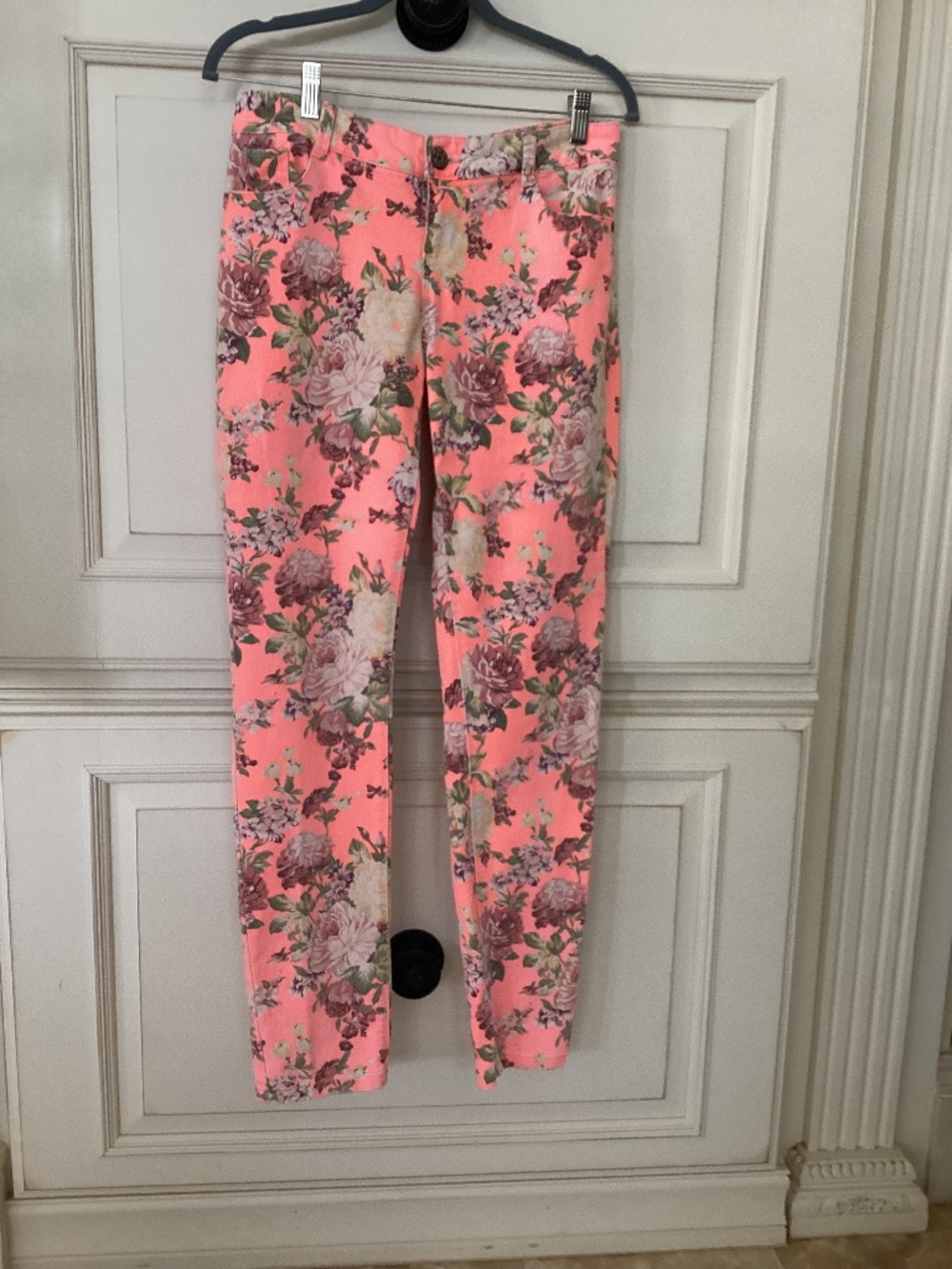 STAR VANILLA FLORAL JEANS - CORAL COLOR - SIZE 11